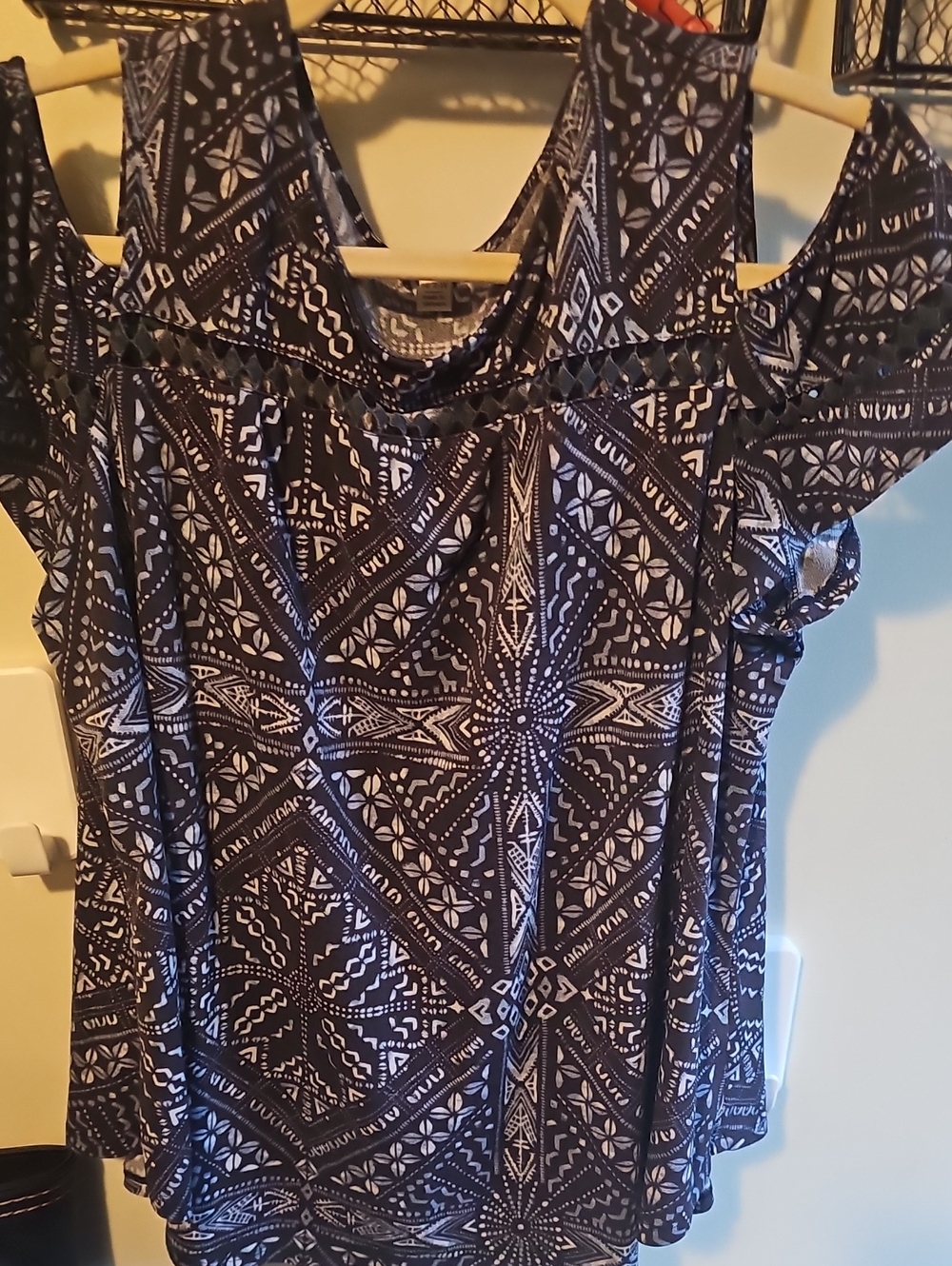 Cato Black & White Patterned Cold-Shoulder Top